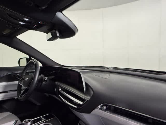 Used 2024 Cadillac Lyriq Luxury RWD image 31