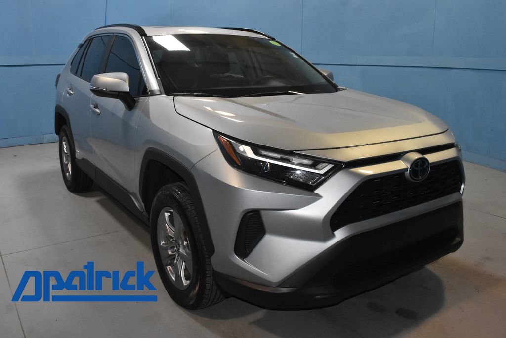 Used 2025 Toyota RAV4 XLE w/ Convenience Package image 1