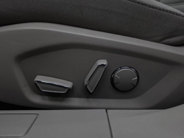 Used 2017 Ford Fusion SE FWD image 28