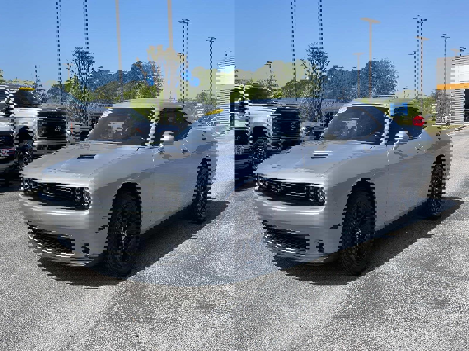 Used 2020 Dodge Challenger SXT image 9