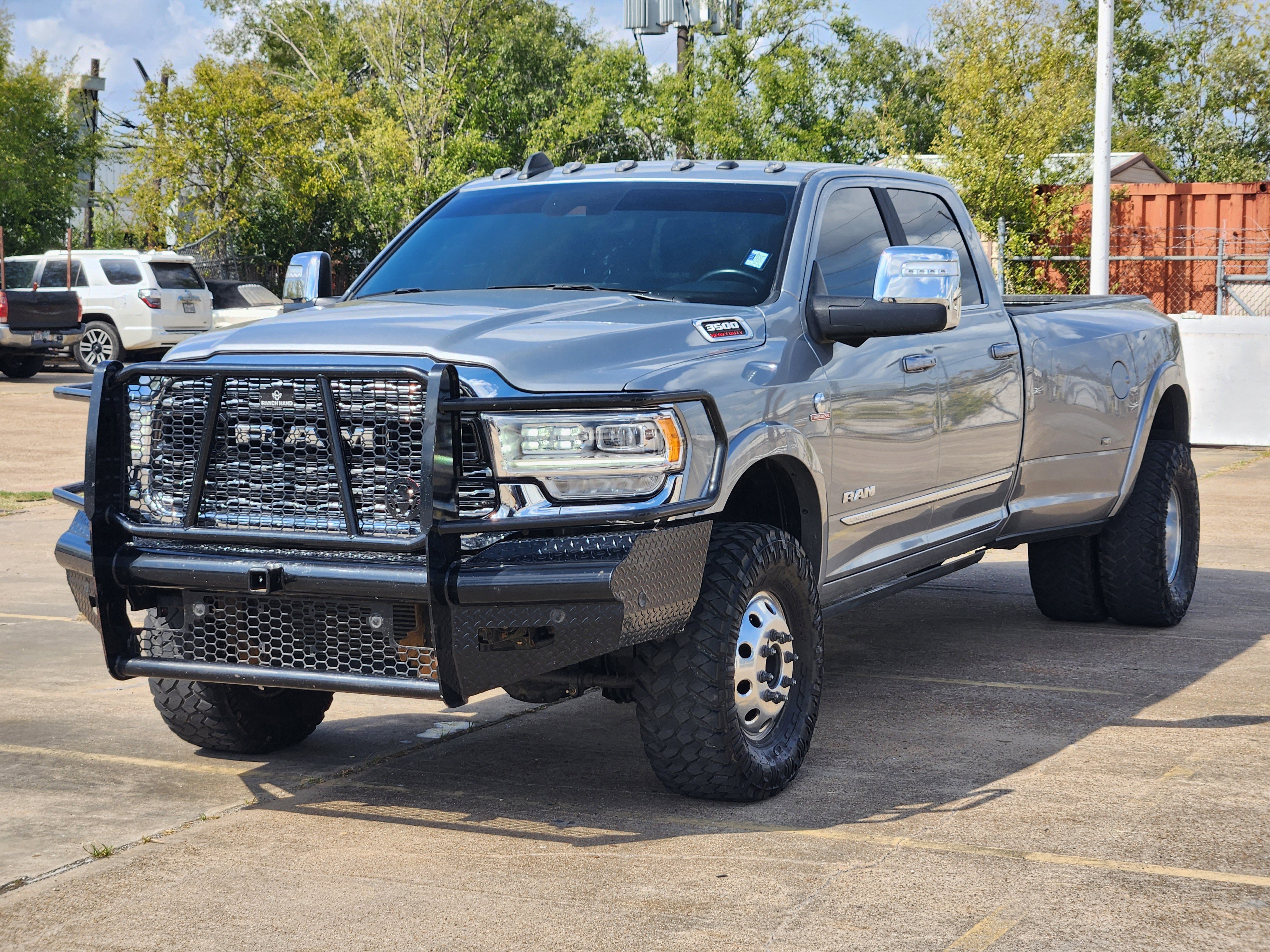 Used 2024 RAM 3500 Limited image 2