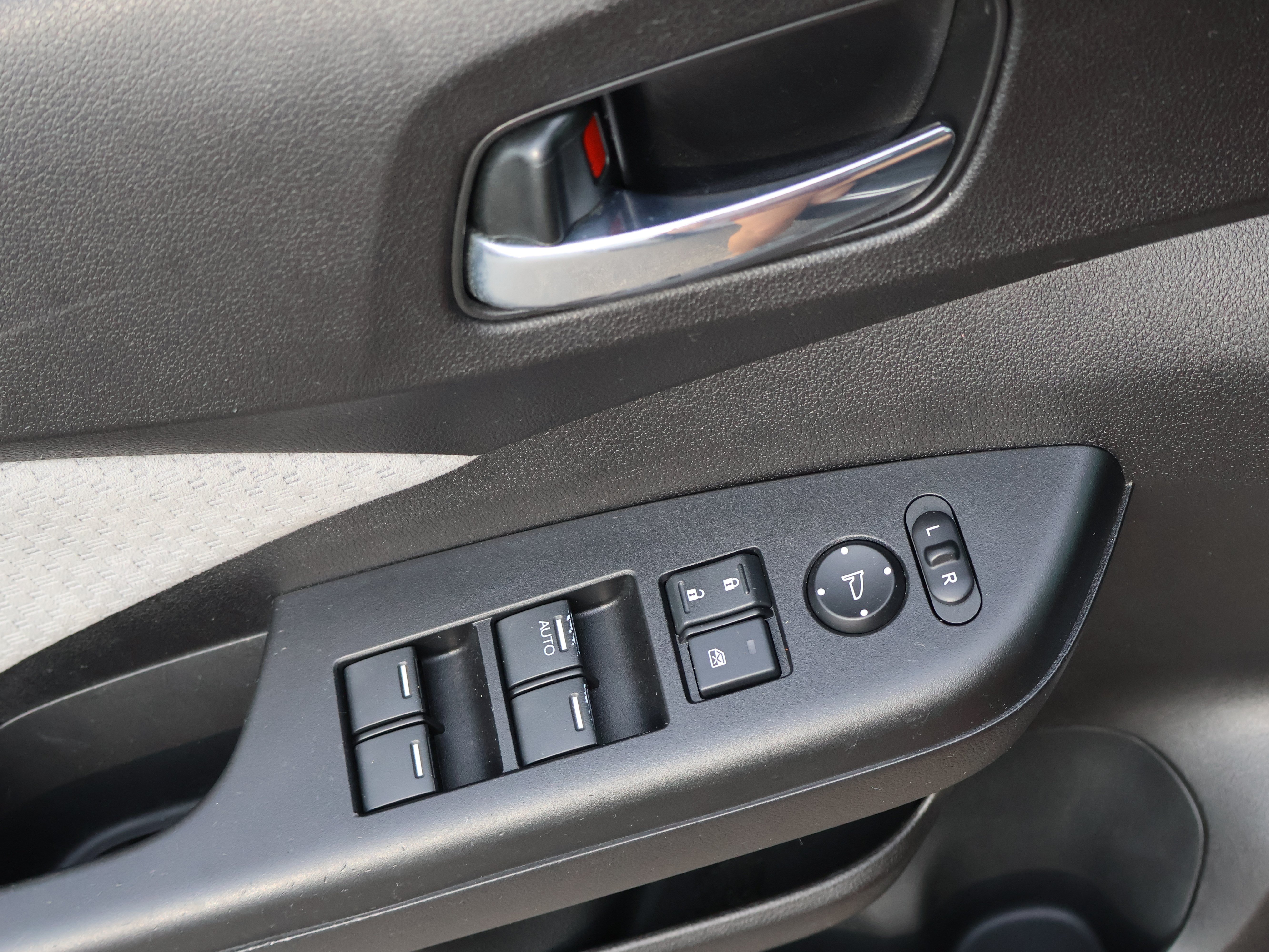 Used 2016 Honda CR-V EX image 39