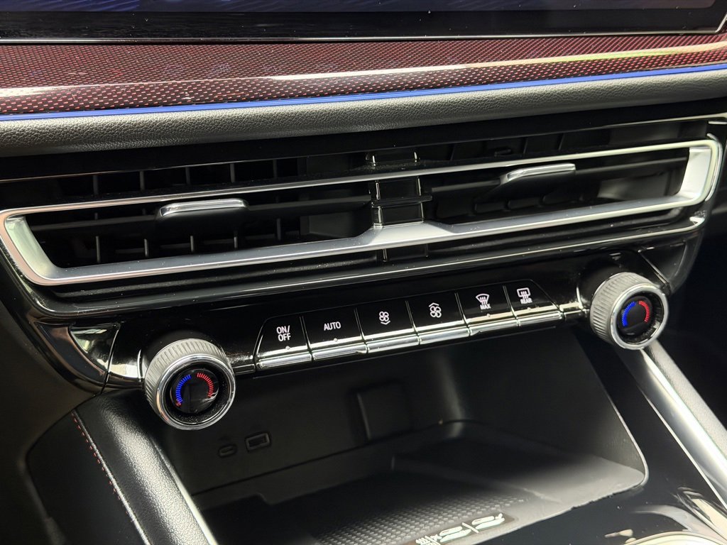 Used 2024 Chevrolet Traverse RS image 14