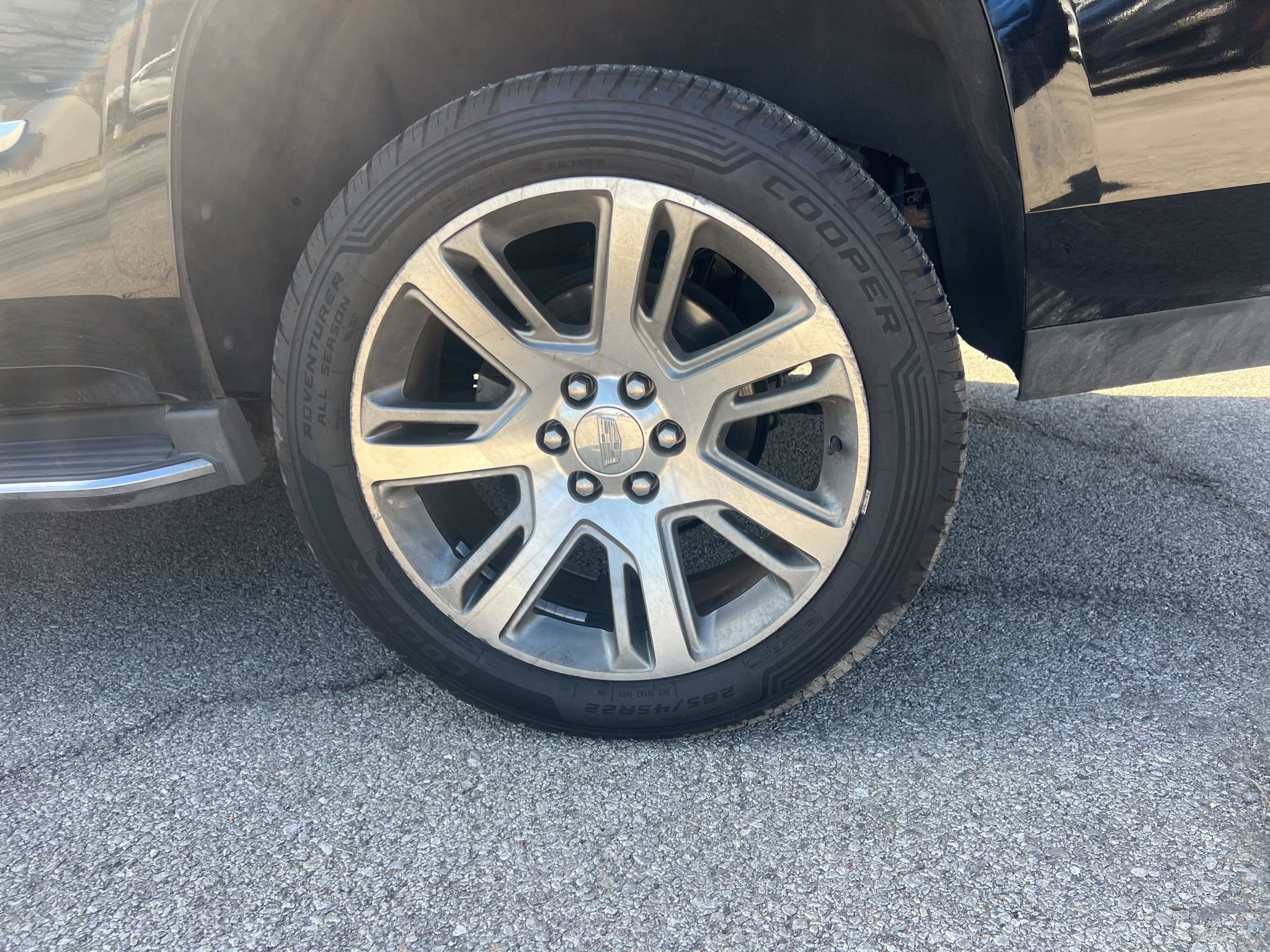 Used 2019 Cadillac Escalade Luxury image 8