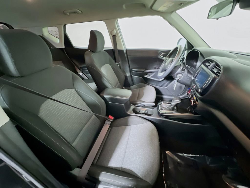 Used 2021 Kia Soul S image 25