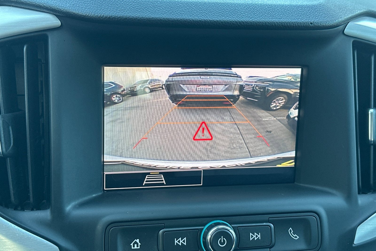 Used 2023 GMC Terrain SLE w/ Driver Convenience Package image 26