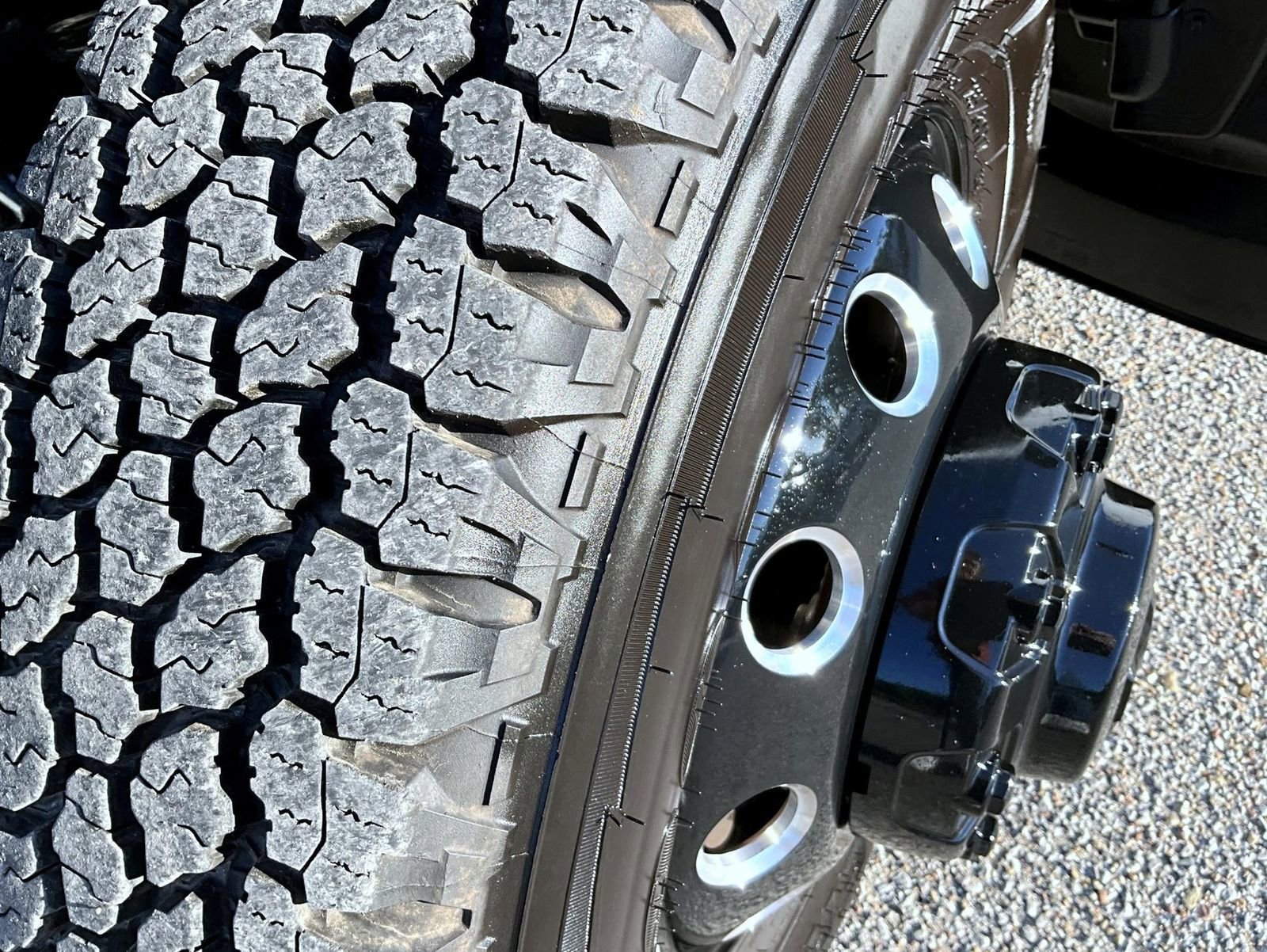 Used 2025 RAM 3500 Laramie AWD/4WD image 24