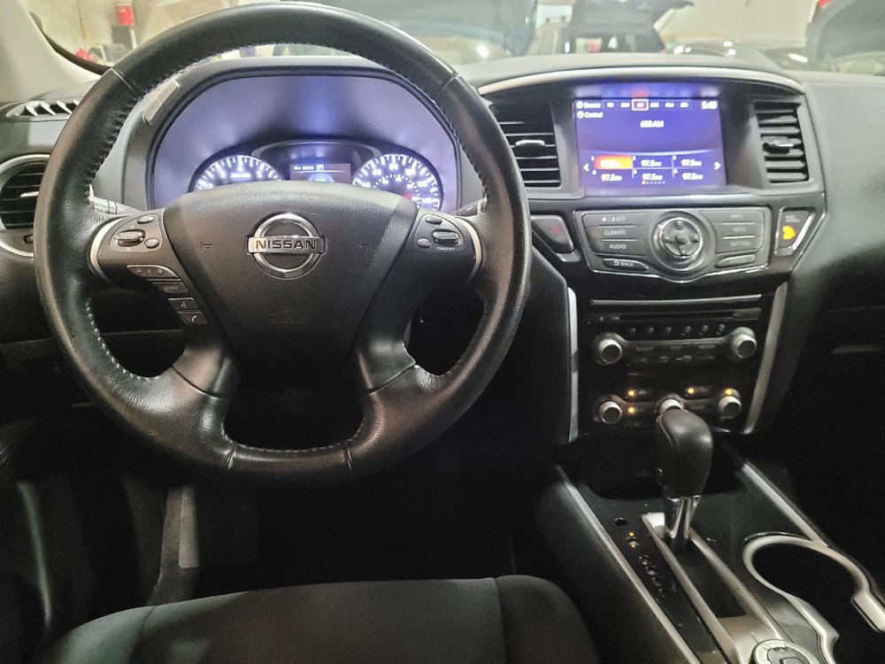 Used 2018 Nissan Pathfinder SV AWD/4WD image 22