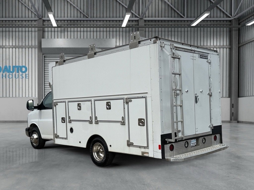 Used 2016 GMC Savana 3500 RWD image 5