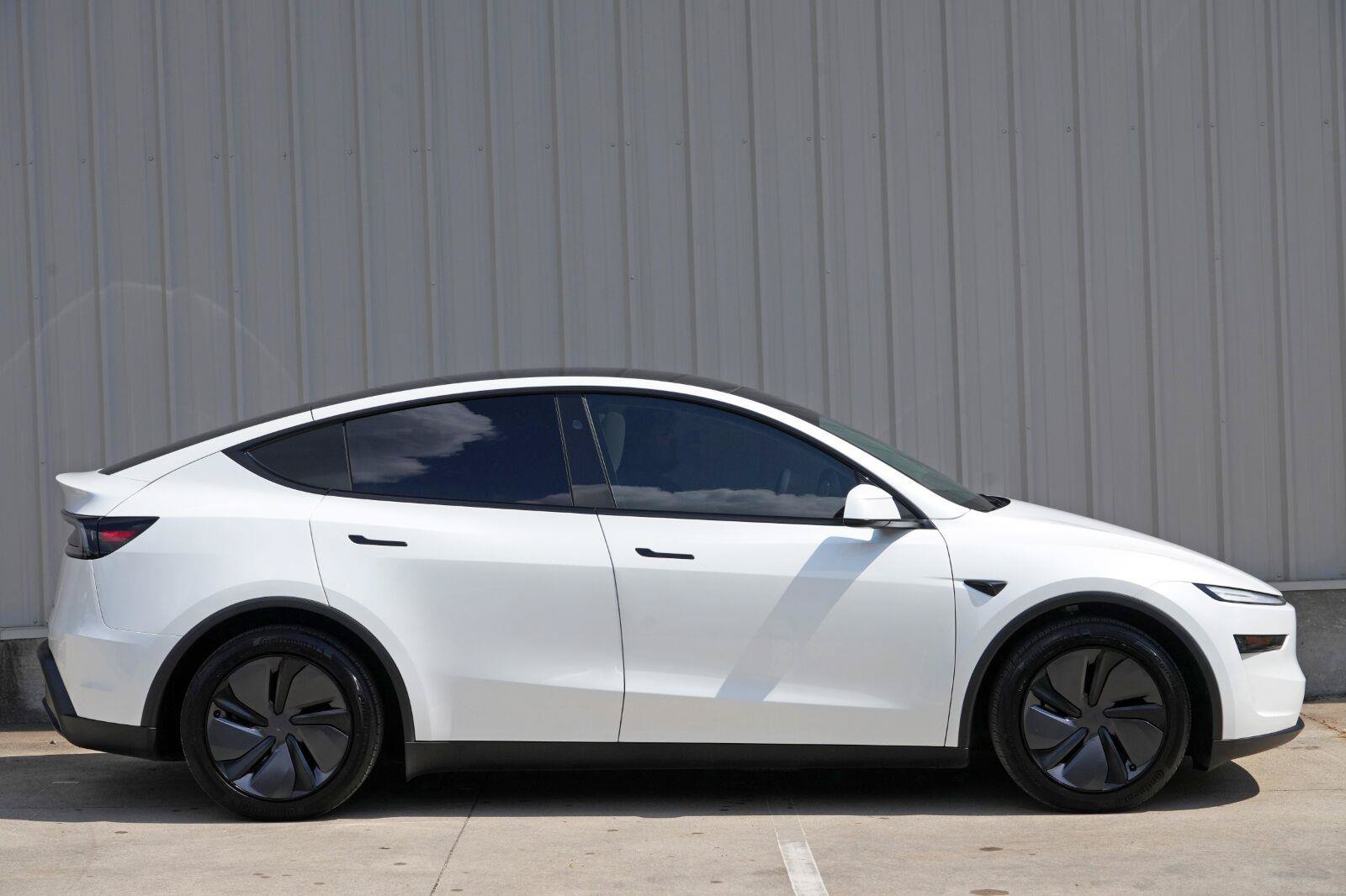 Used 2026 Tesla Model Y Long Range AWD/4WD image 60