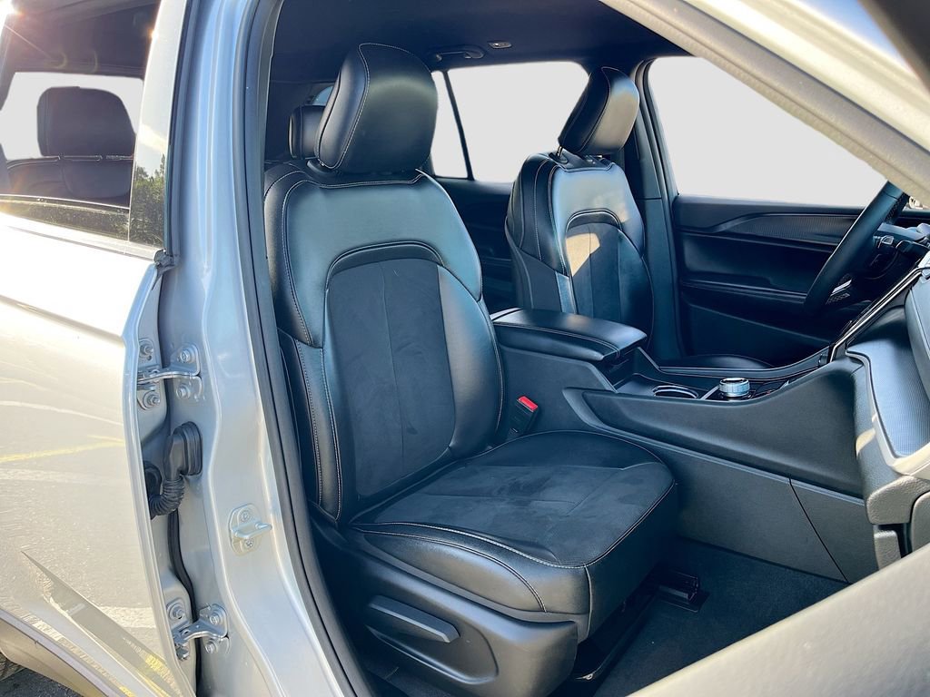 Certified 2023 Jeep Grand Cherokee Altitude AWD/4WD image 26