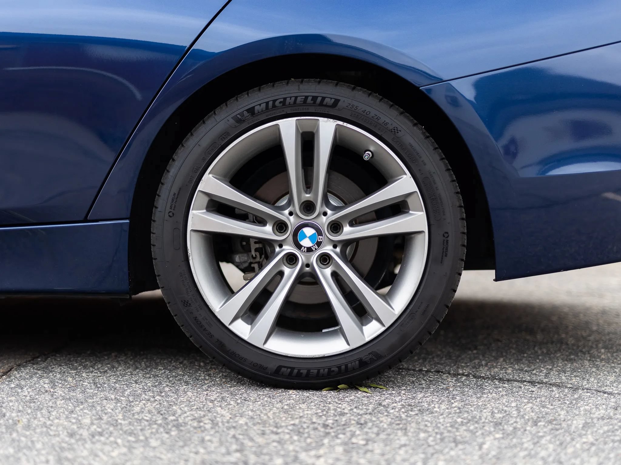 Used 2018 BMW 330i Sedan RWD image 13