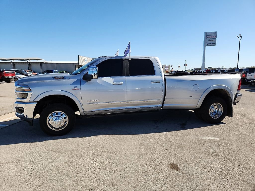Used 2026 RAM 3500 Limited AWD/4WD image 2