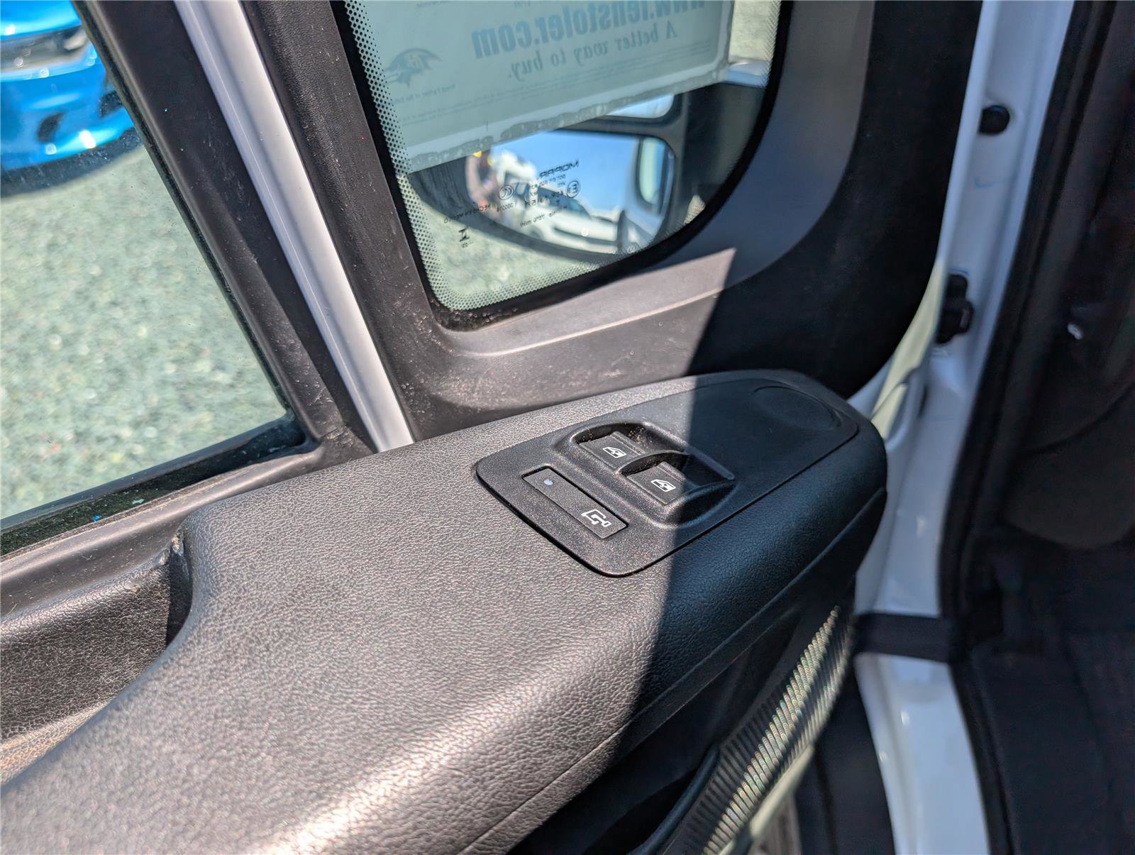 Used 2023 RAM ProMaster 2500 w/ Convenience Group FWD image 16