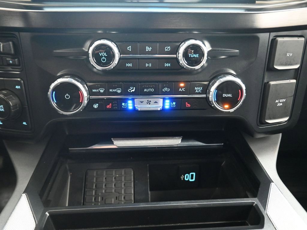 Used 2023 Ford F250 Lariat w/ Sport Appearance Package image 8