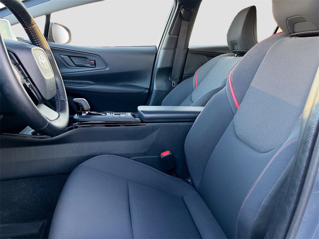 Used 2024 Toyota Prius Prime SE image 19