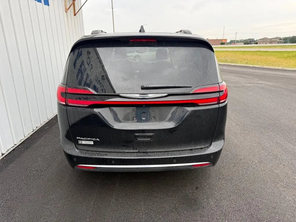 Used 2021 Chrysler Pacifica Touring w/ Cold Weather Group FWD image 7