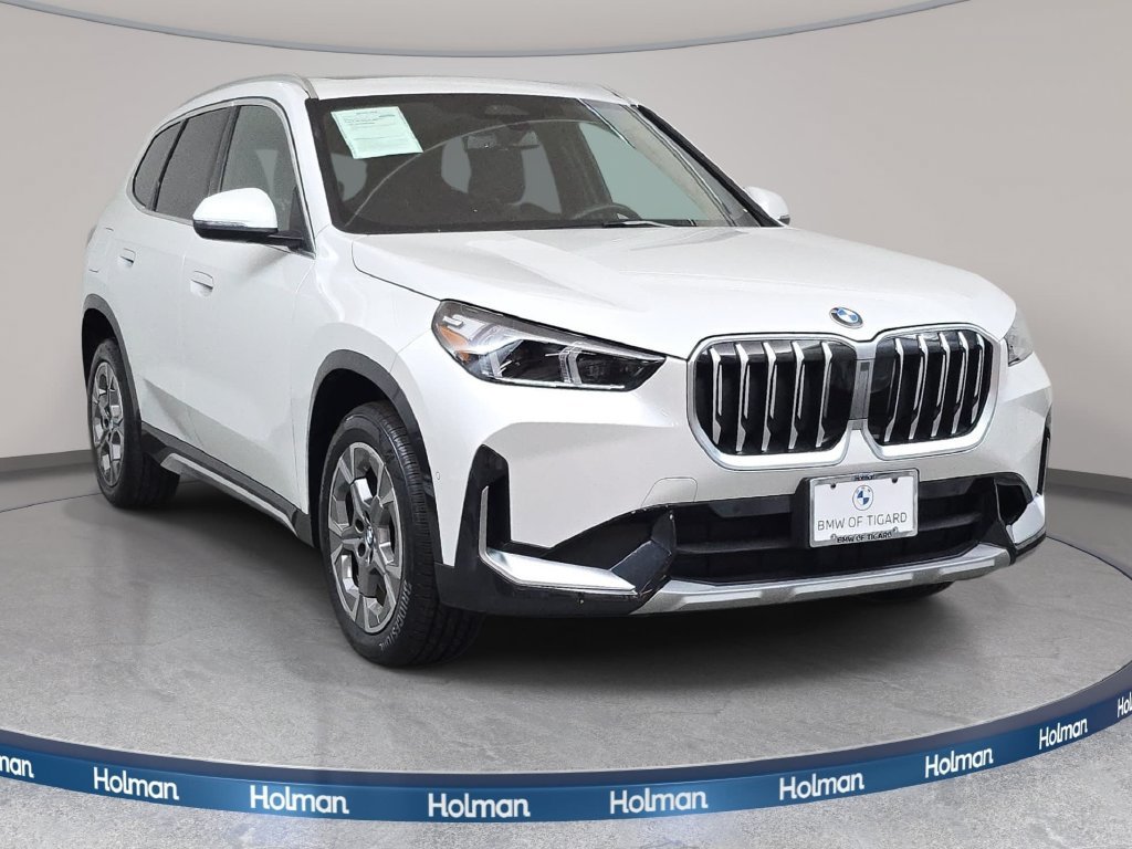 Used 2025 BMW X1 xDrive28i w/ Convenience Package AWD/4WD image 3