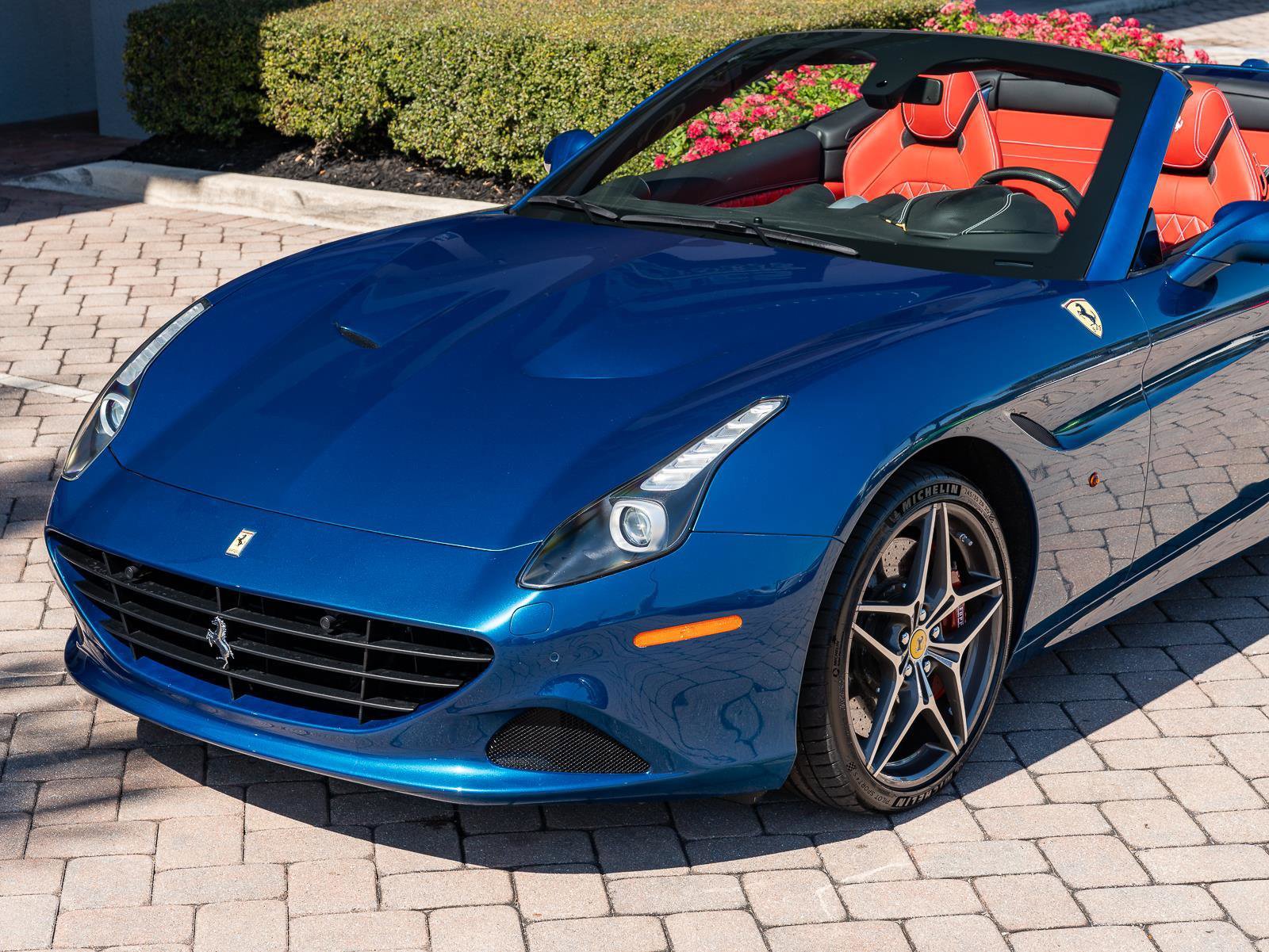 Used 2016 Ferrari California T image 23