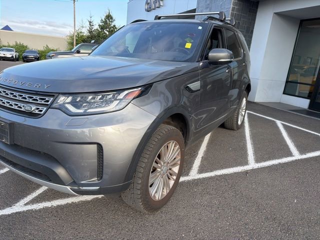 Used 2017 Land Rover Discovery HSE AWD/4WD image 3