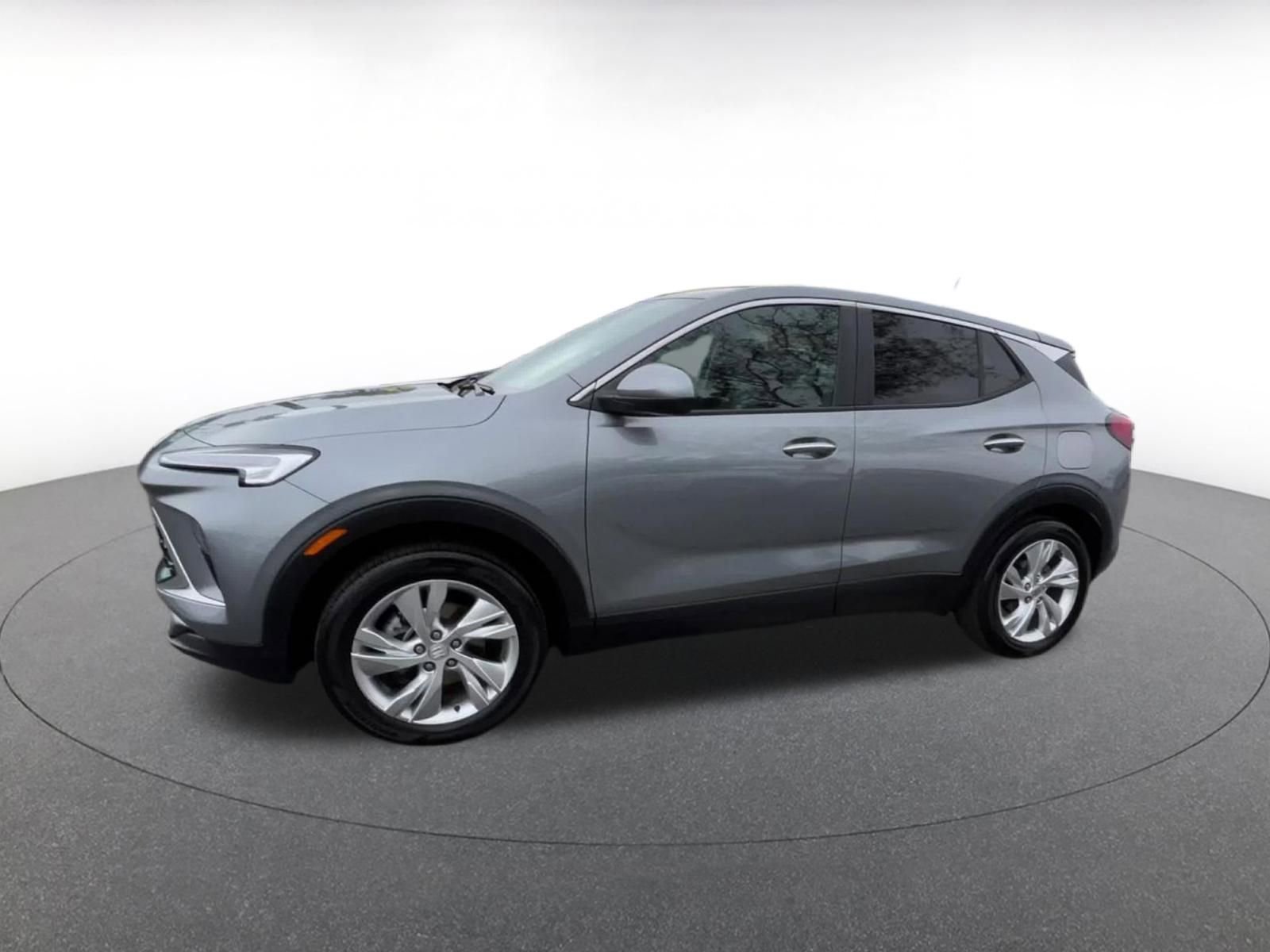 Used 2025 Buick Encore GX Preferred AWD/4WD image 8