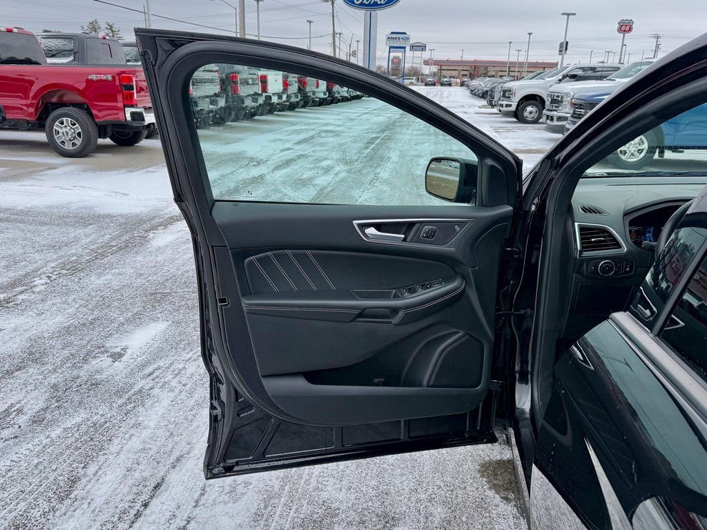 Certified 2024 Ford Edge ST w/ Cargo Accessory Package image 12