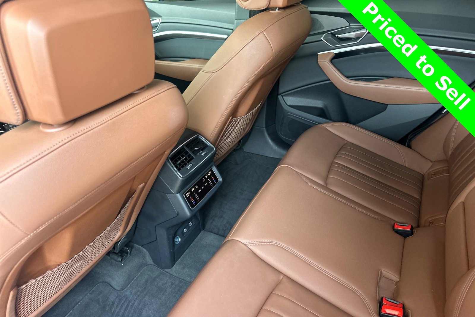 Used 2024 Audi Q8 e-tron Premium image 15