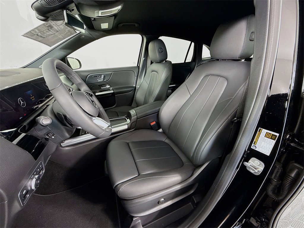 Used 2025 Mercedes-Benz GLA 250 4MATIC image 5