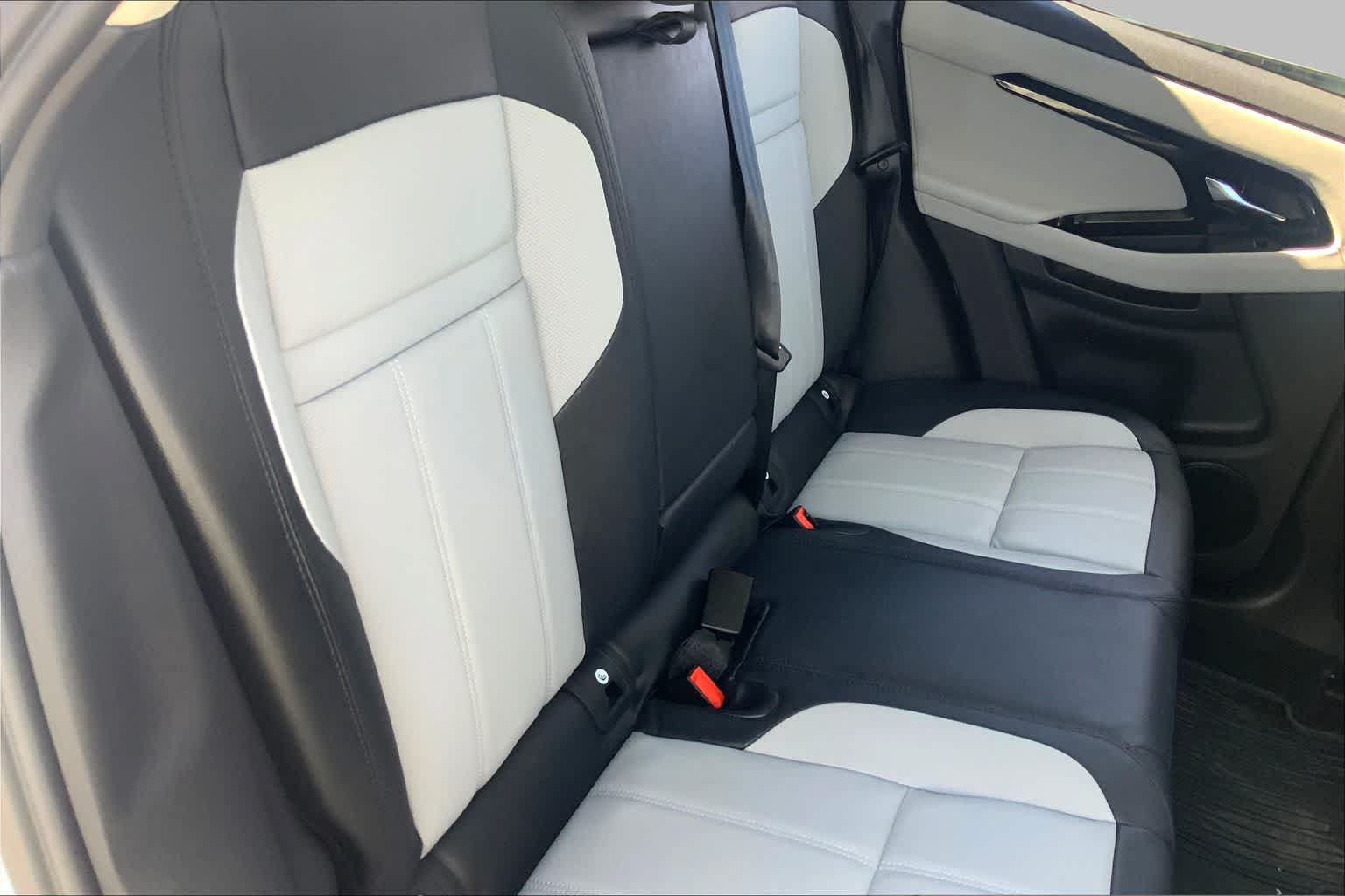 Certified 2025 Land Rover Range Rover Evoque Dynamic SE AWD/4WD image 19