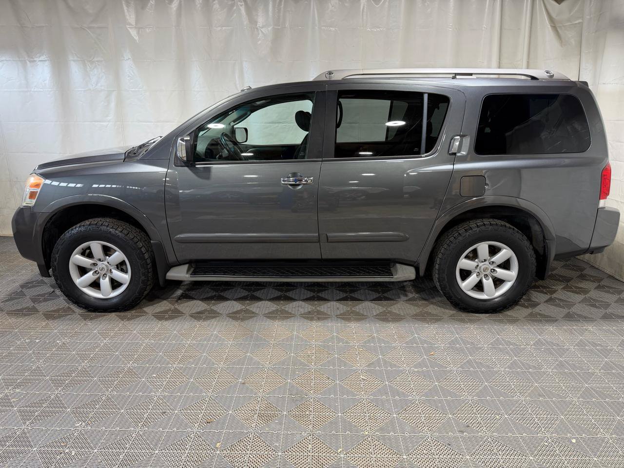 Used 2010 Nissan Armada SE AWD/4WD image 5