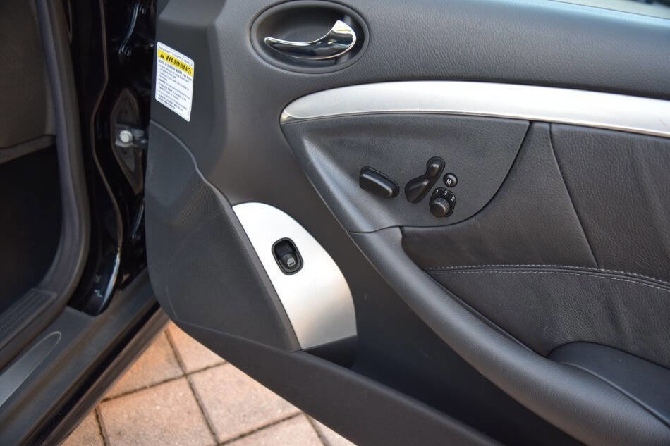 Used 2003 Mercedes-Benz CLK 55 AMG Coupe image 76