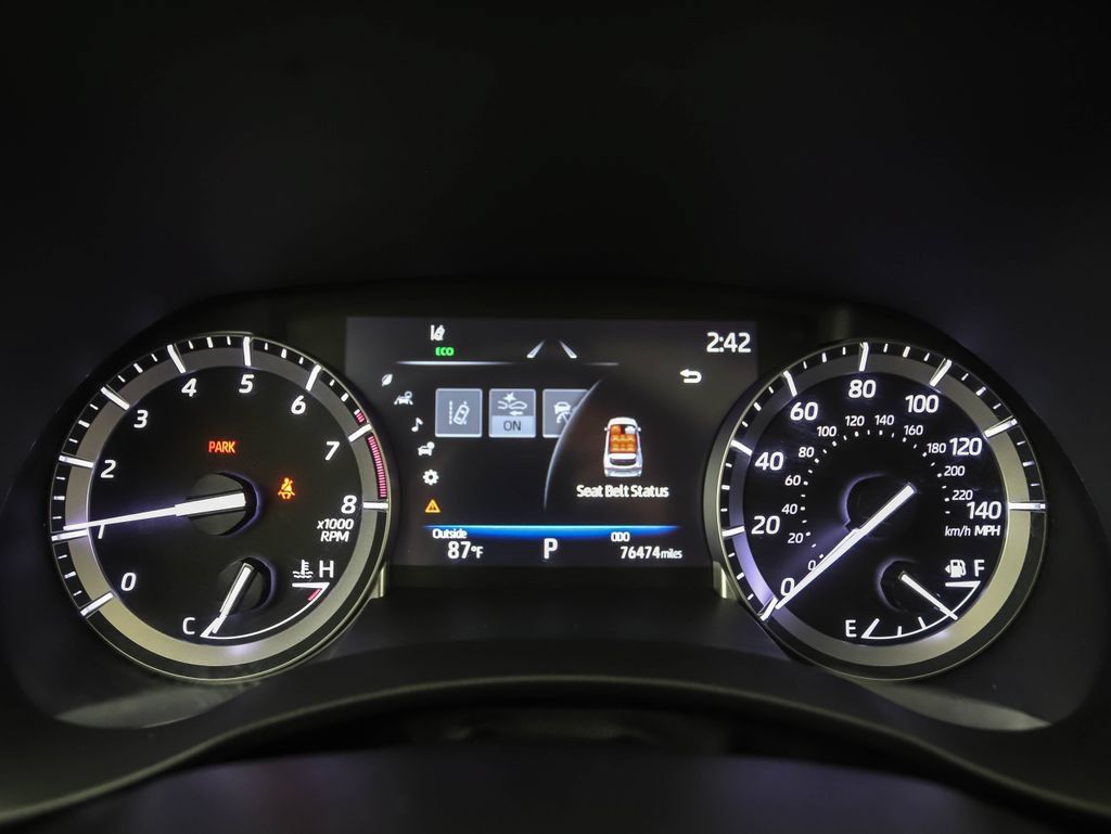 Used 2022 Toyota Highlander XLE AWD/4WD image 14