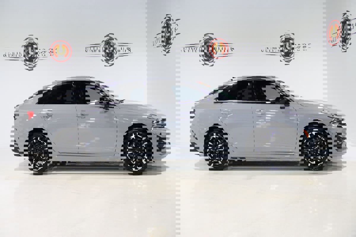 Used 2023 Kia K5 GT-Line image 32