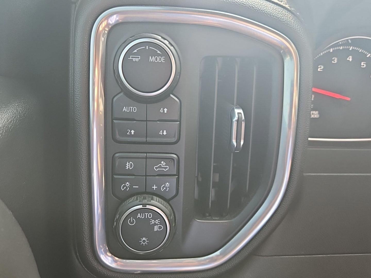 Certified 2022 Chevrolet Silverado 1500 RST AWD/4WD image 19