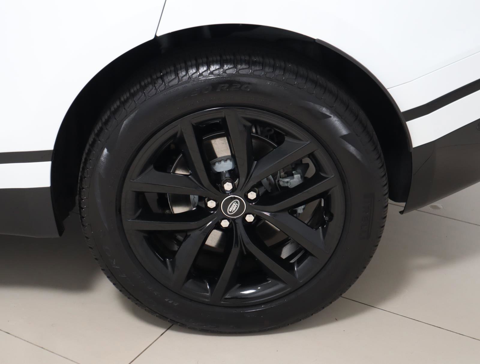 Used 2026 Land Rover Range Rover Velar Dynamic SE image 9