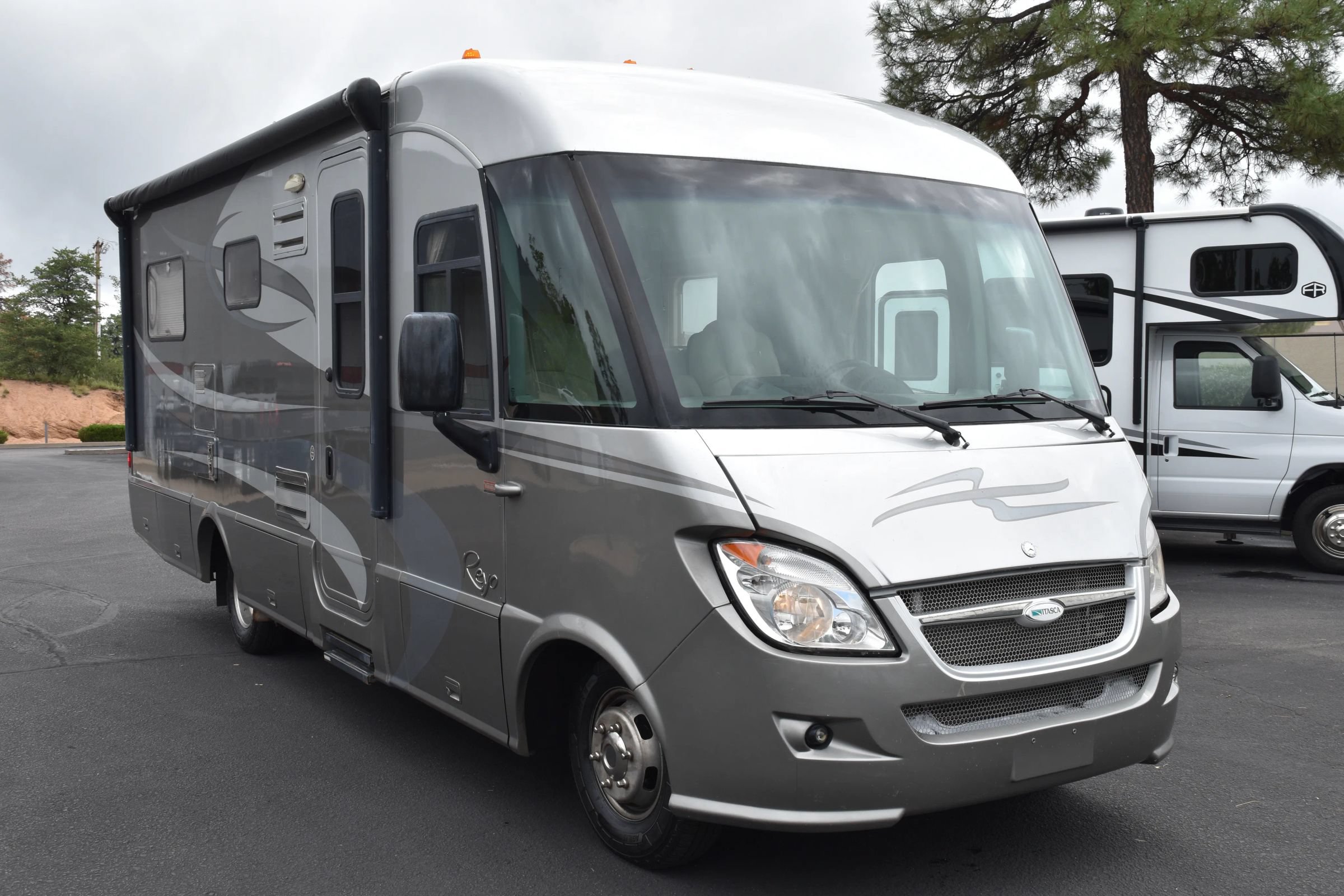 Used 2010 Mercedes-Benz Sprinter 3500 image 2