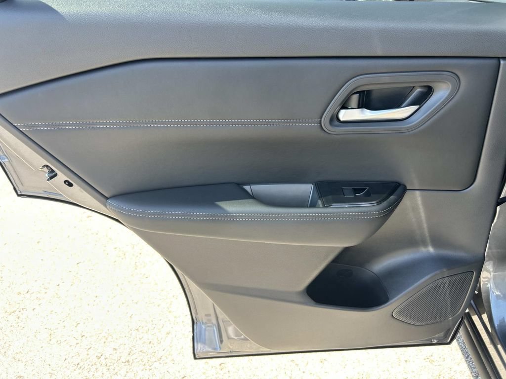 New 2026 Nissan Rogue Dark Armor AWD/4WD image 19