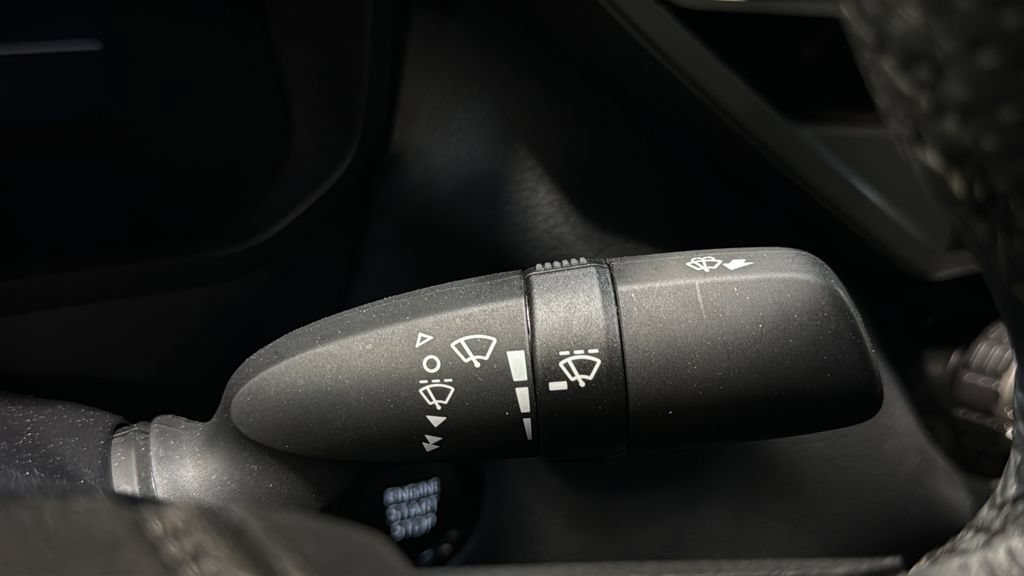 Used 2025 Toyota Tundra Limited AWD/4WD image 33