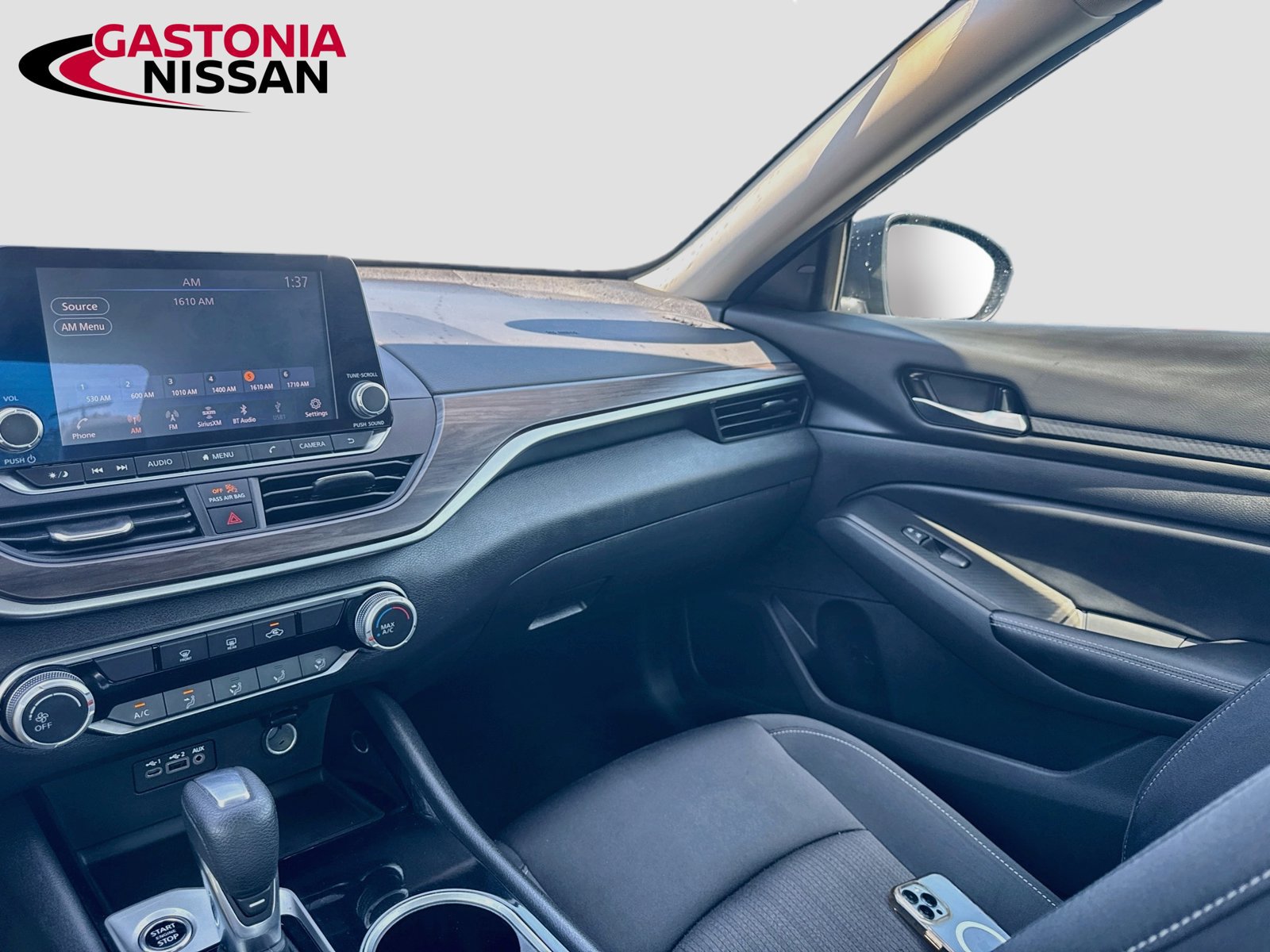Used 2024 Nissan Altima 2.5 SV FWD image 30