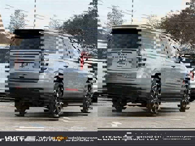 Used 2024 Chevrolet Suburban RST image 7