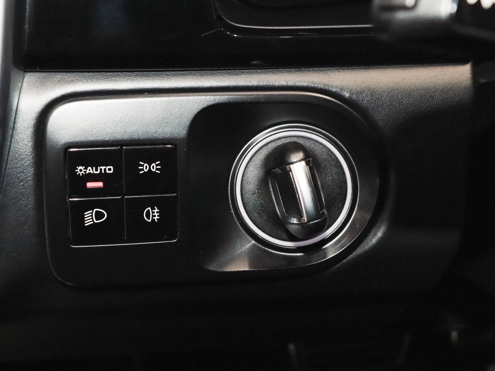 Used 2020 Porsche Cayenne Turbo image 31