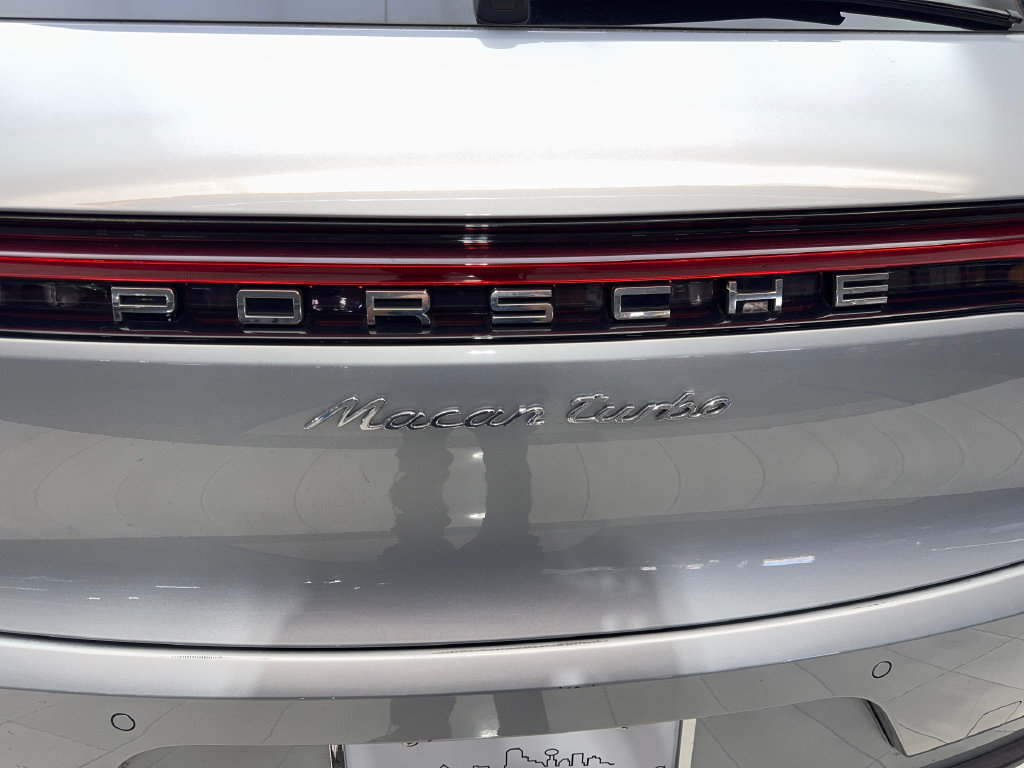Used 2021 Porsche Macan Turbo AWD/4WD image 22