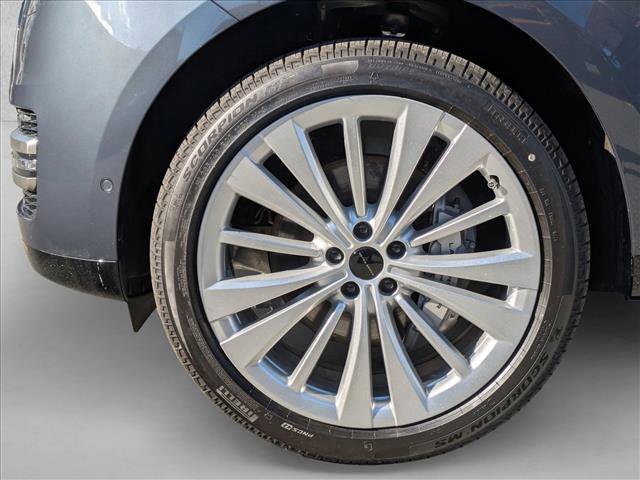 New 2026 Land Rover Range Rover Long Wheelbase SE AWD/4WD image 10