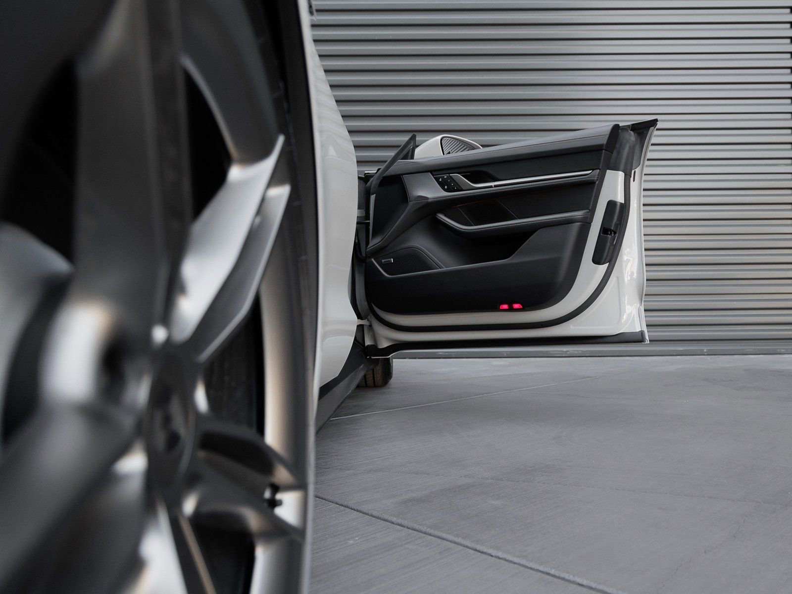 New 2025 Porsche Taycan Turbo AWD/4WD image 34
