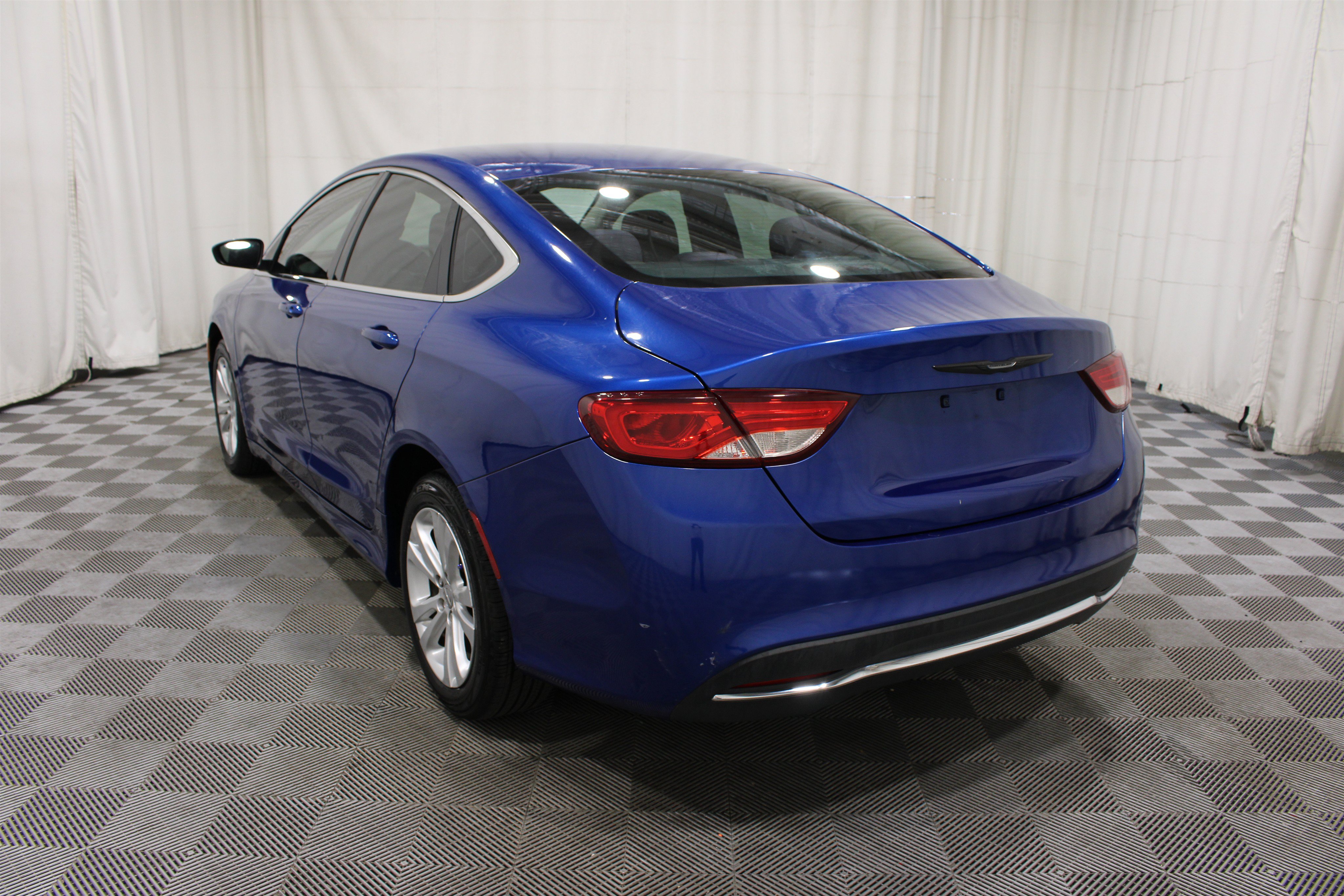 Used 2015 Chrysler 200 Limited FWD image 26