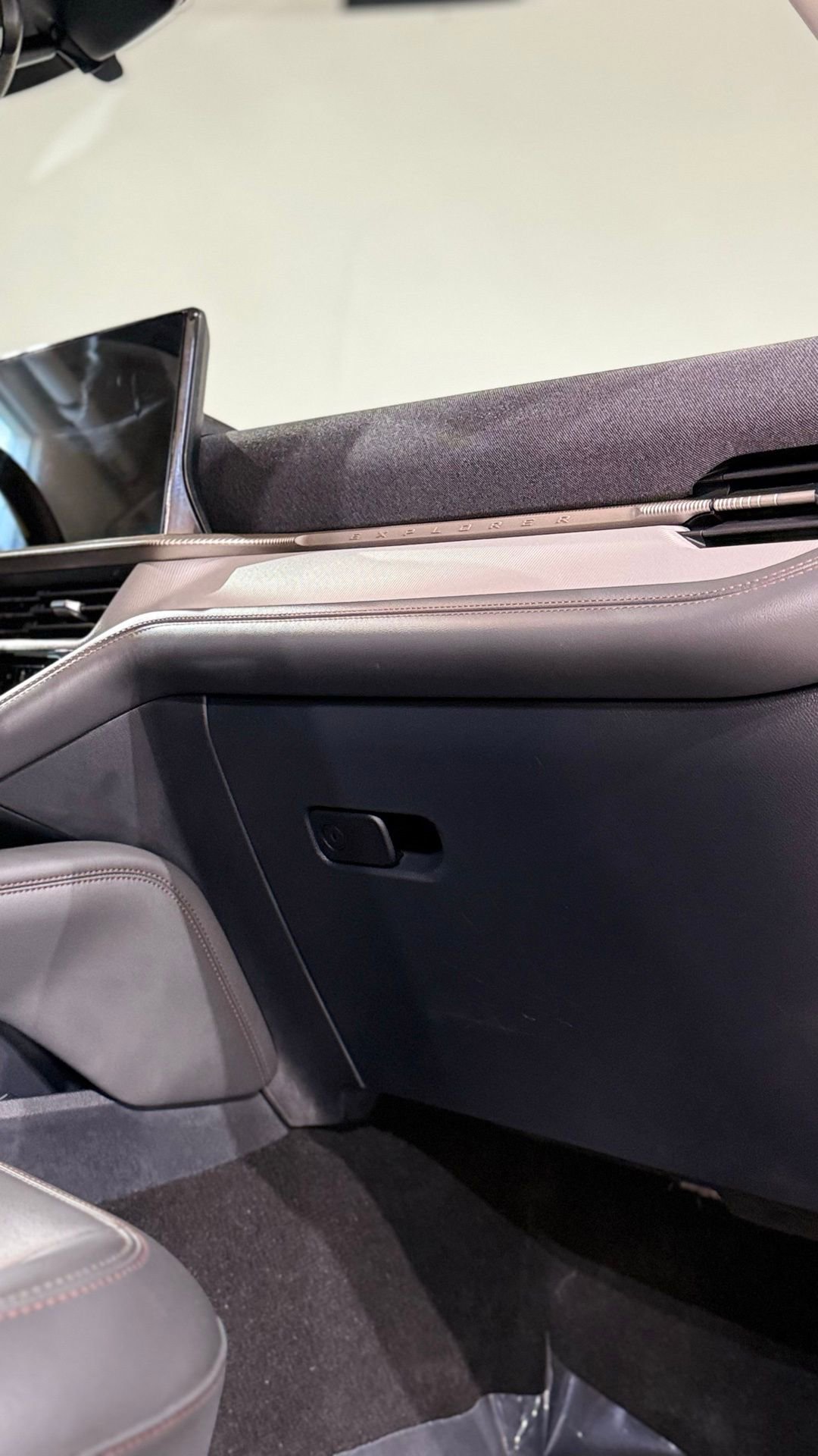 Used 2025 Ford Explorer Active w/ Active Comfort Package image 66