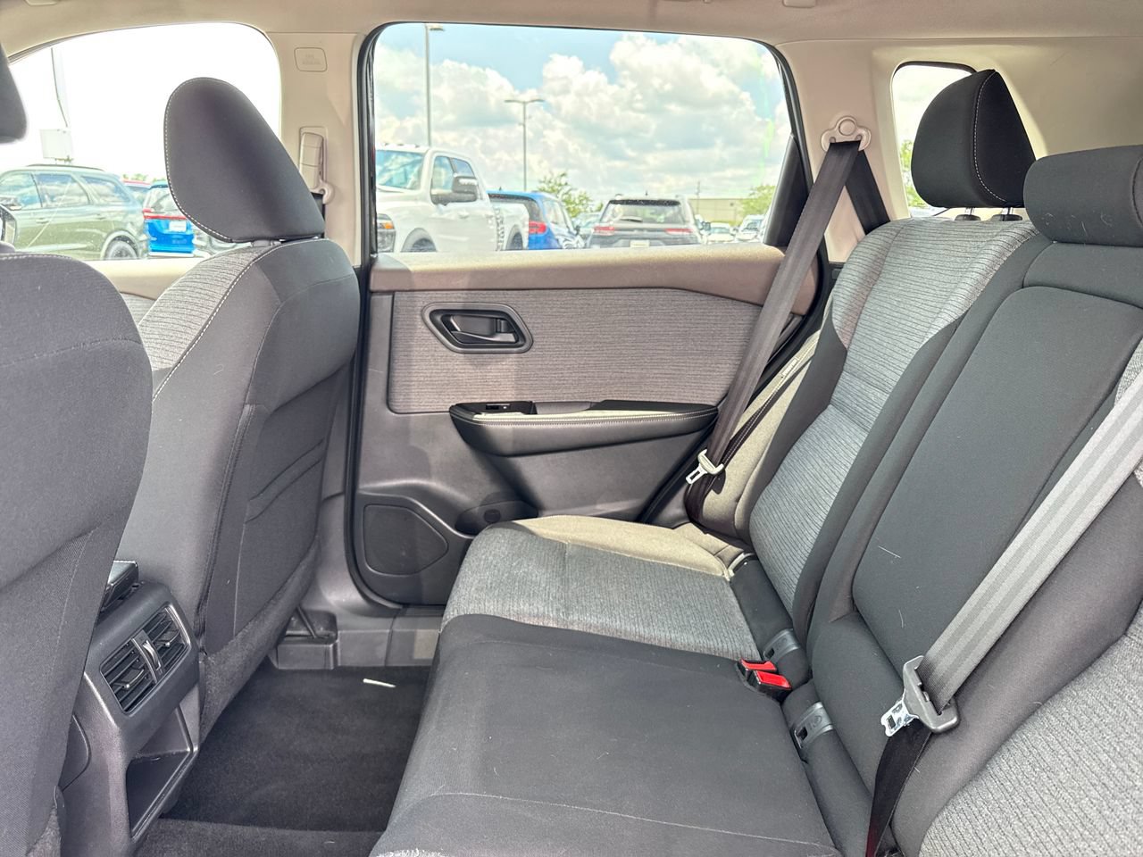 Used 2022 Nissan Rogue S FWD image 13