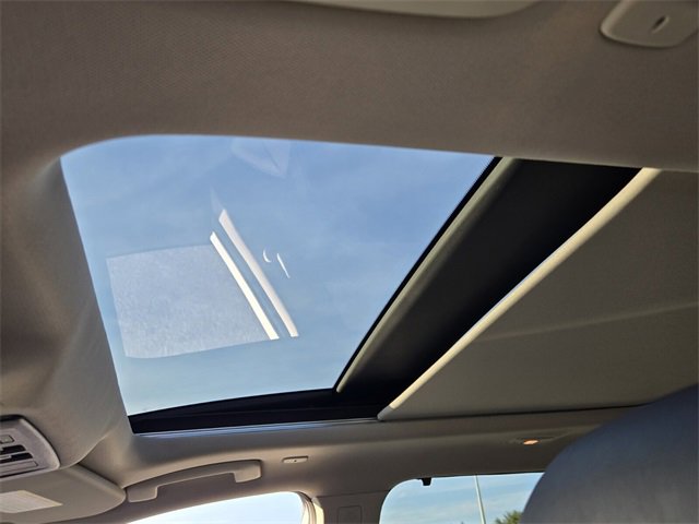 Used 2023 Nissan Rogue SV w/ SV Premium B Package image 18