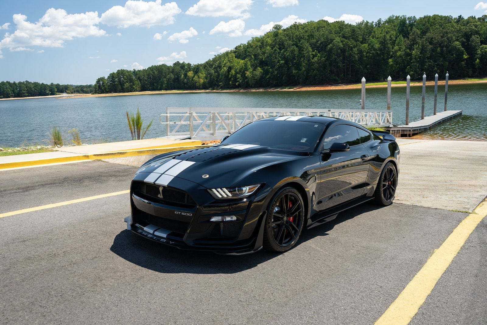 Used 2021 Ford Mustang Shelby GT500 w/ Technology Package RWD image 11