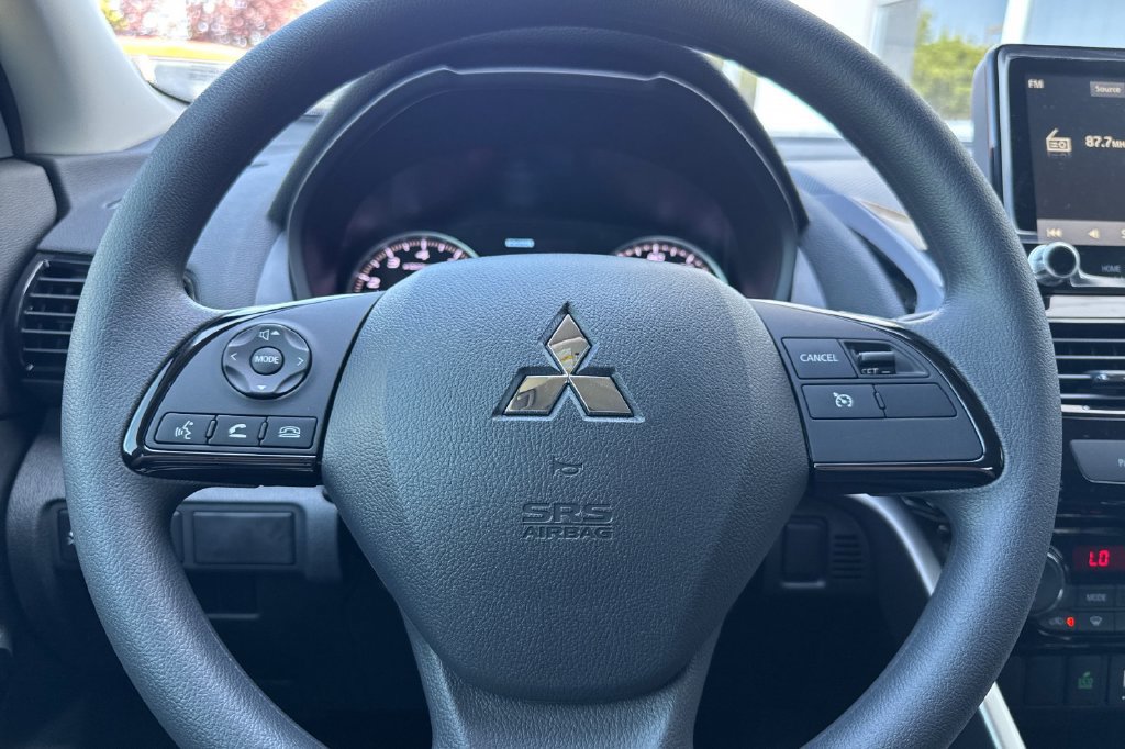 New 2026 Mitsubishi Eclipse Cross LE AWD/4WD image 25